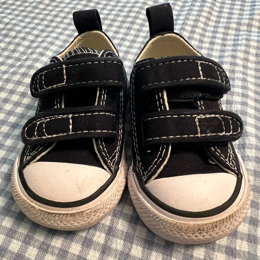 Baby size 2 black low converse